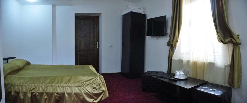Conac Bavaria Buşteni Exterior foto
